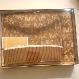 Michael Kors | Scarf and Hat | Brown